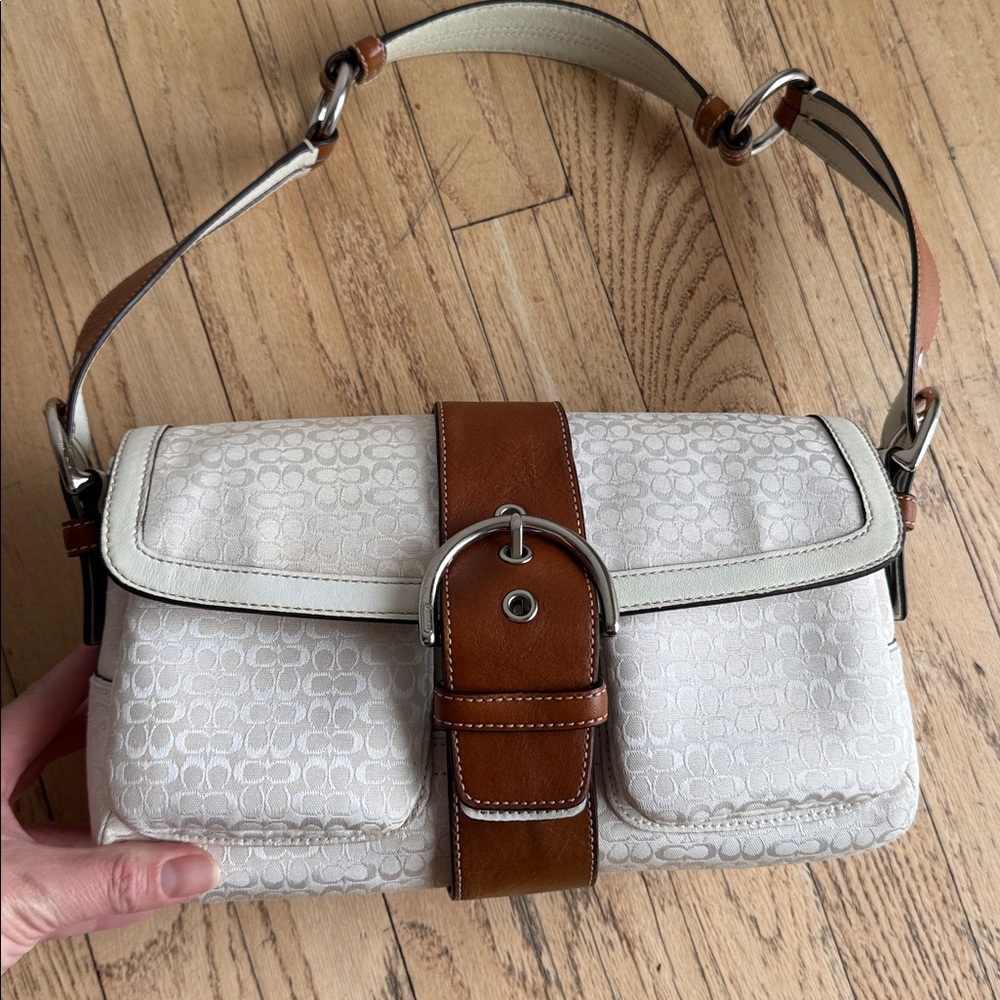 Coach  Signature C
Soho Shoulder Bag